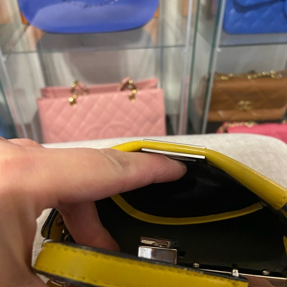 Micro peek a boo - Picture 6 of 13